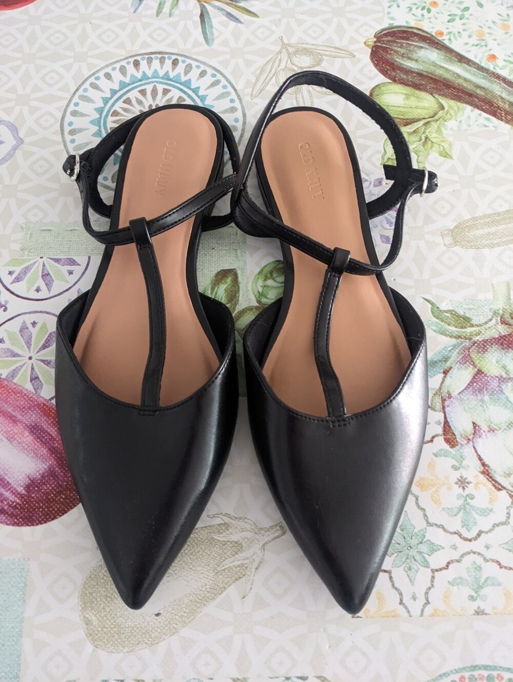Old Navy Black Pointed T-Strap Slingback Mules